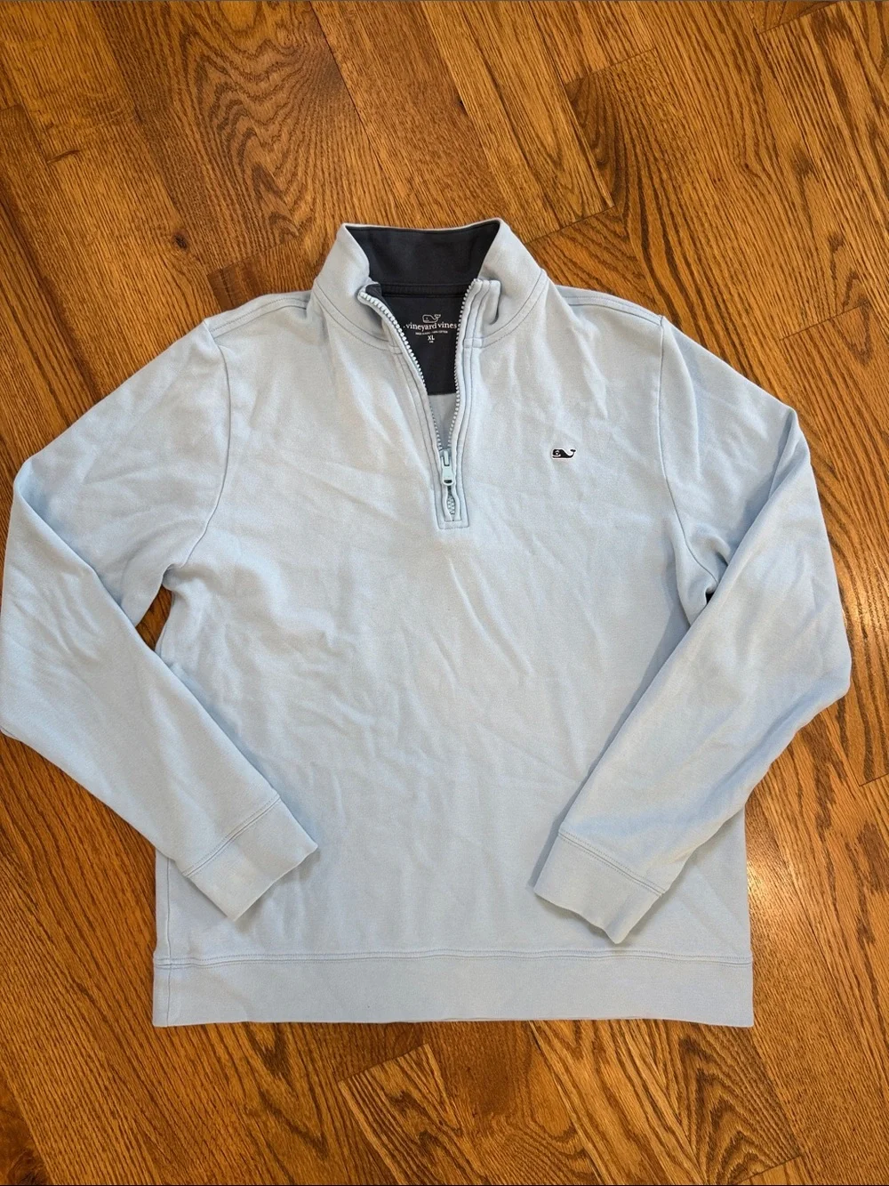 Boy’s Vineyard Vines Quarter Zip Pullover. Size XL. Like New Condition.